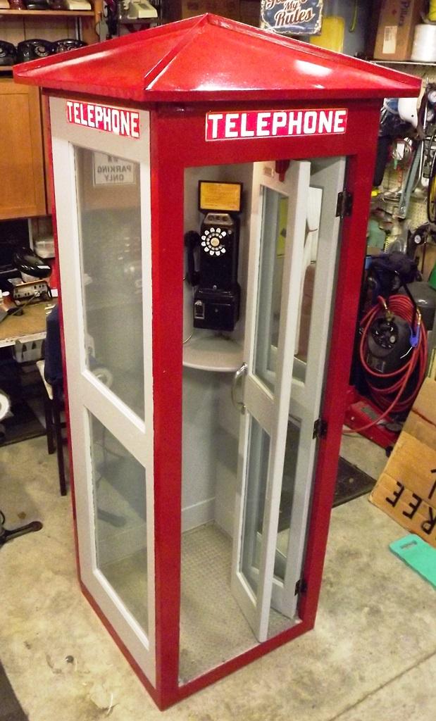 WE type 9A phone booth