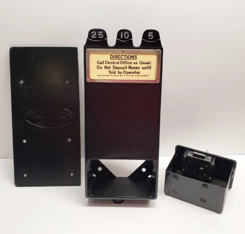 Gray 11 Three-Slot Mounted