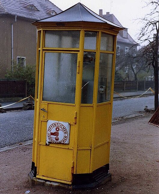 German Phone Booth- Fernsprechhäuschen 26