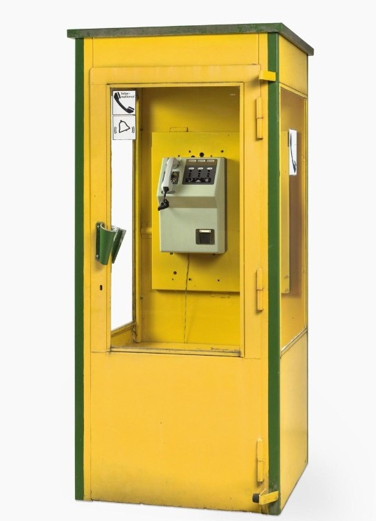 German Phone Booth- Fernsprechhäuschen 79 DDR