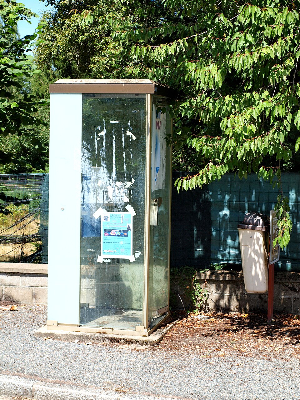 French PHONE BOOTH- cC81 cabine carrée en verre
